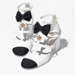 Authentic Chanel Camelia Lambskin & Grosgrain T-Strap Mary Jane Pumps size 37